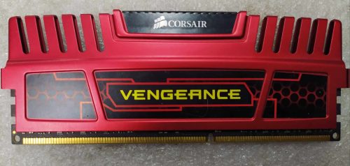 4GB Corsair VENGEANCE DDR3 1600MHz memória (használt)